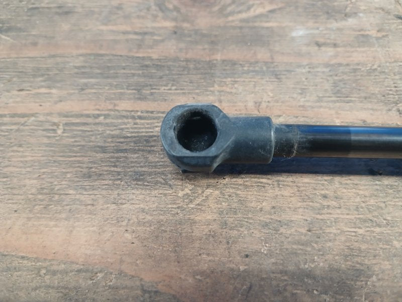 Trunk lid shock absorber BMW 3 SERIES (E90-E93) 2005–2014 2010