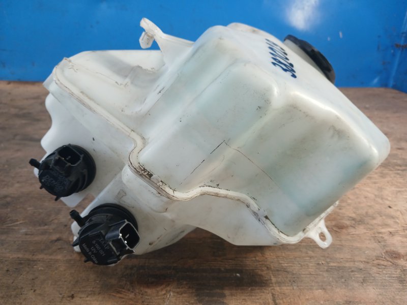 Washer reservoir TOYOTA PRIUS - 20 03-11 2008