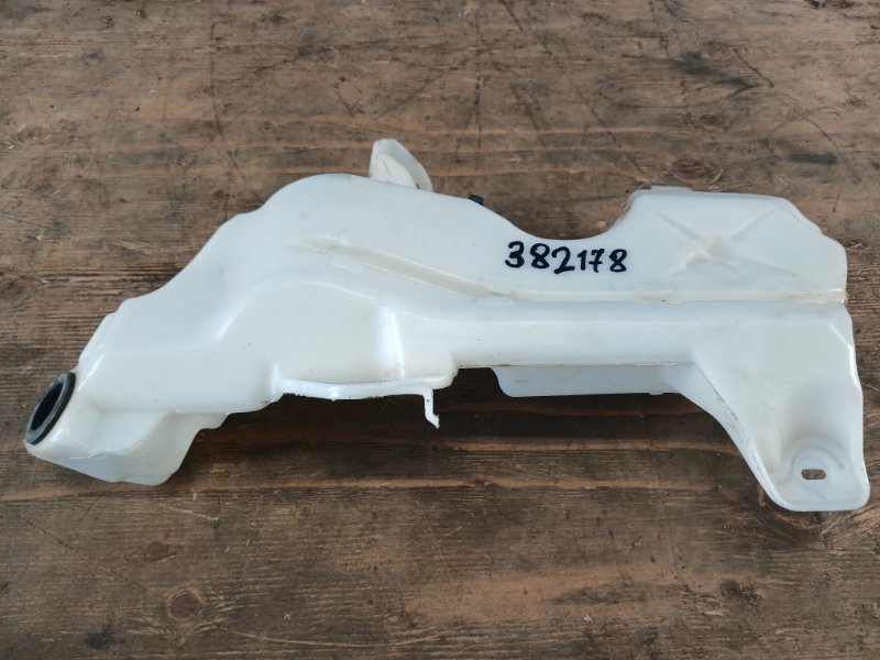 Washer reservoir CHRYSLER PACIFICA 16-20 2017